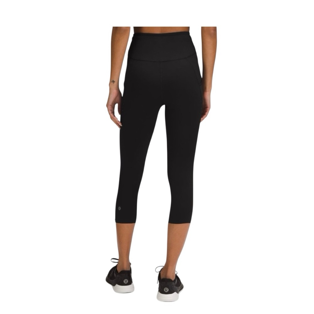 🆕 Lululemon athletica capri leggings